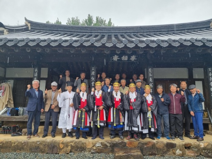 21제례후참석자기념사진.jpg